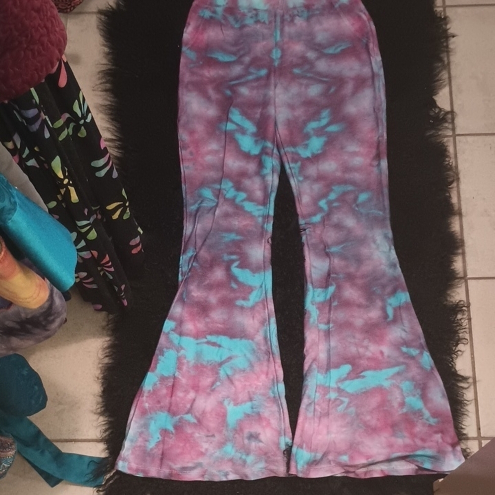 Heart & Hips Tie-Dye Flared Pants